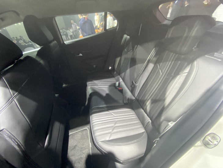 Thaco giới thiệu mẫu xe SUV Peugeot 2008 giá chỉ từ 739 triệu đồng - Ảnh 6.
