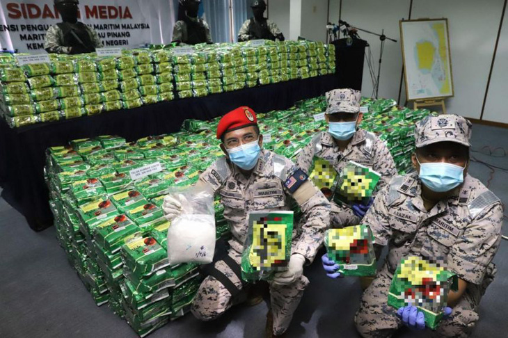 Bắt giữ 2 tấn ma túy đá giấu trong các gói trà Trung Quốc - Ảnh 1.