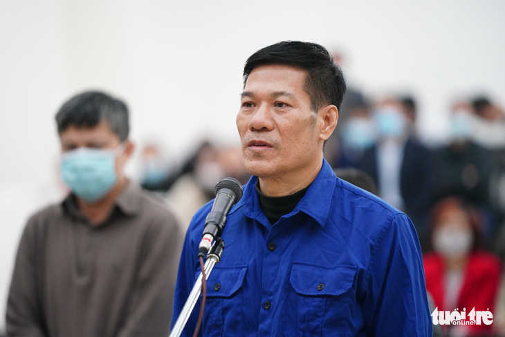 Cựu giám đốc CDC Hà Nội lãnh 10 năm tù vì nâng khống giá máy xét nghiệm - Ảnh 1.