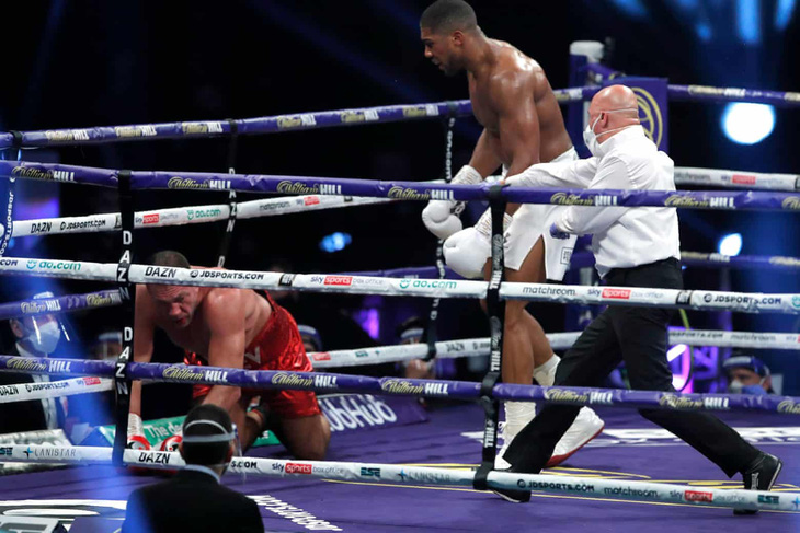 Knock-out Pulev sau 9 hiệp, Anthony Joshua hướng đến trận thống nhất đai với Tyson Fury - Ảnh 1.