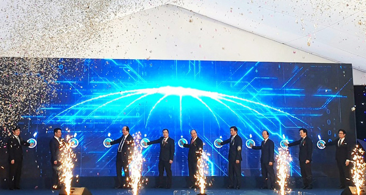 Thủ tướng nhấn nút khởi công khu công nghiệp gần 3.900 tỉ tại Thái Bình - Ảnh 1.