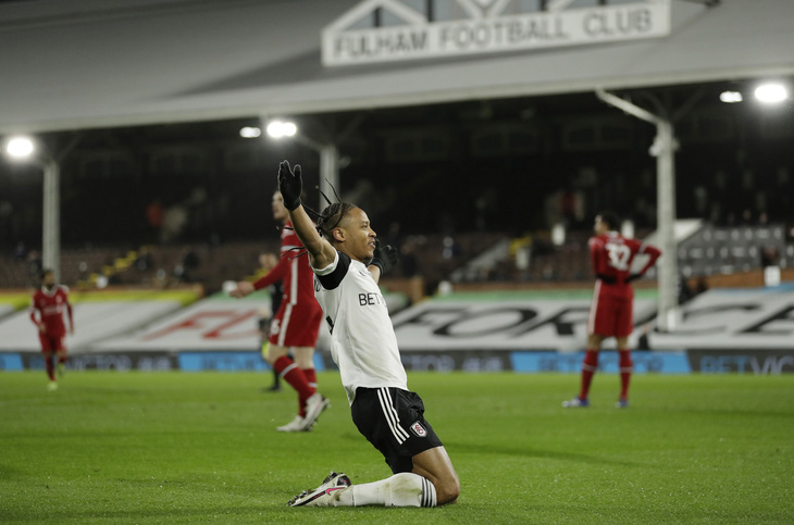 Salah cứu Liverpool thoát hiểm trước Fulham - Ảnh 1.