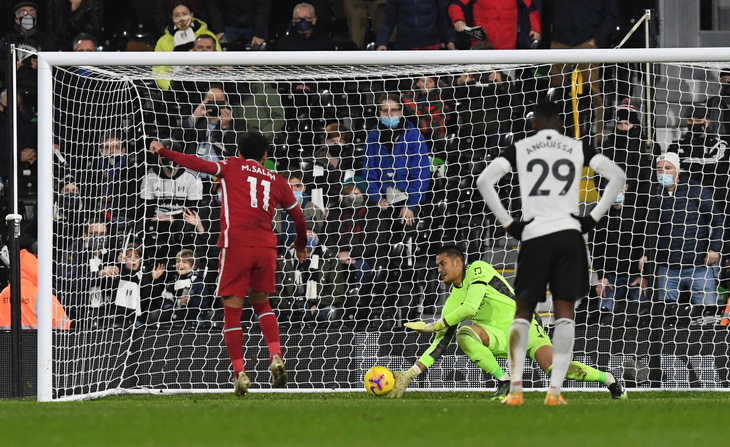 Salah cứu Liverpool thoát hiểm trước Fulham - Ảnh 2.