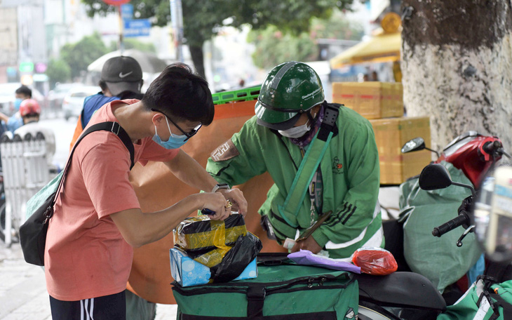 Mua yến sào 17 triệu nhận... đôi giày cũ, khách hàng làm gì để không 