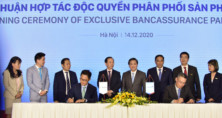 Lễ ký kết hợp đồng phân phối bảo hiểm giữa VietinBank và ManuLife Việt Nam - Ảnh 1.