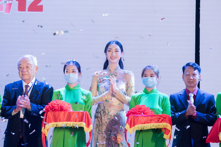 Hoa hậu Lương Thùy Linh tiết lộ là mình là fan cuồng của Phở - Ảnh 5.