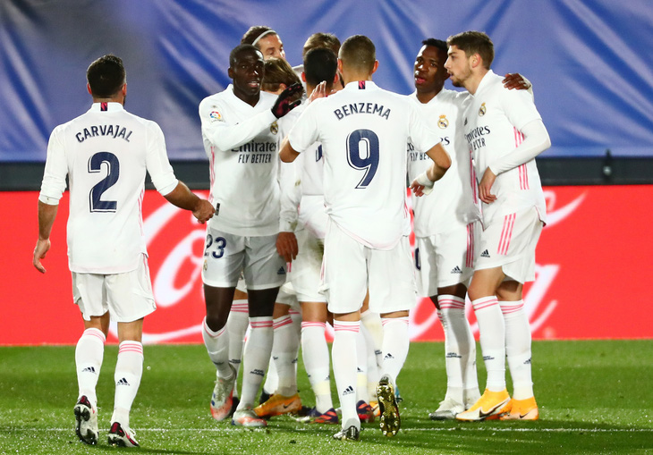Benzema lập cú đúp, Real Madrid khuất phục 10 người Athletic Bilbao - Ảnh 1.