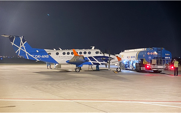 Bắt đầu các chuyến bay đêm kiểm tra đường băng mới sân bay Tân Sơn Nhất