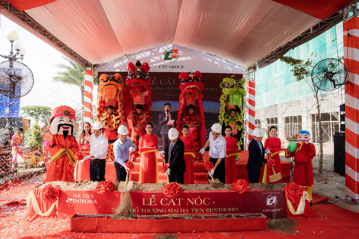 Sôi động giao dịch tại lễ cất nóc nhà phố thương mại Ha Tien Centroria - Ảnh 2.