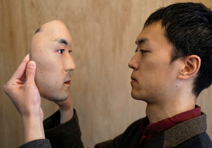 Mặt nạ người 3D thật đến rợn người giá 950 USD ở Nhật - Ảnh 4.