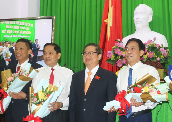Thủ tướng phê chuẩn 3 tân phó chủ tịch Cần Thơ - Ảnh 1.