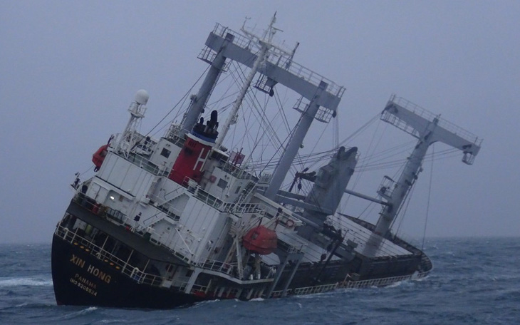 Tìm thấy thêm 1 thi thể vụ tàu chìm ở Phú Quý
