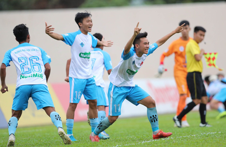 Điểm tin thể thao tối 19-12: CLB TP.HCM thắng Sài Gòn, ĐH Cần Thơ vào chung kết SV-League 2020 - Ảnh 2.