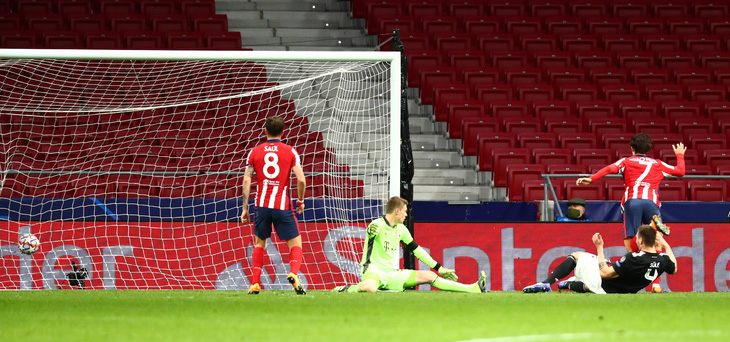 Bayern ngáng chân Atletico Madrid giành vé sớm vào vòng knock-out - Ảnh 1.