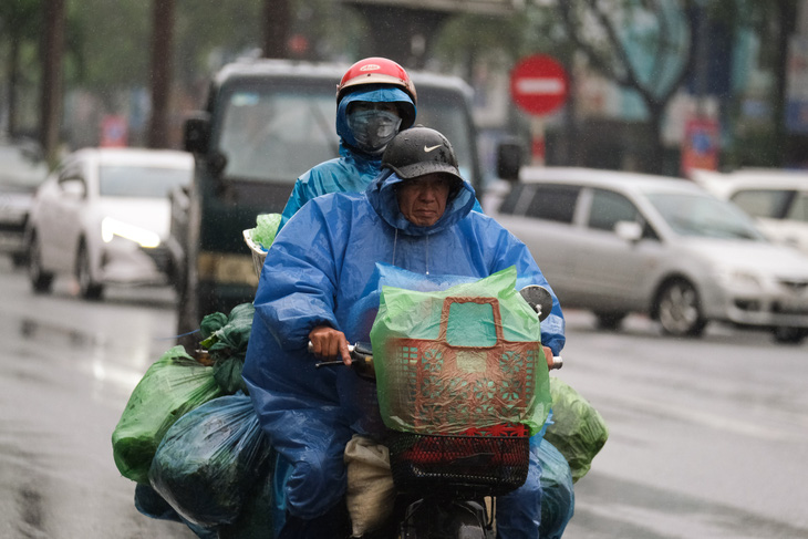 Hà Nội lạnh 15 độ, Bắc và Trung Bộ có mưa rào và dông - Ảnh 1.