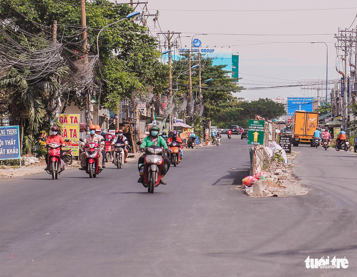 Đường Lương Định Của được sửa chữa tạm sau phản ánh của báo Tuổi Trẻ - Ảnh 5.