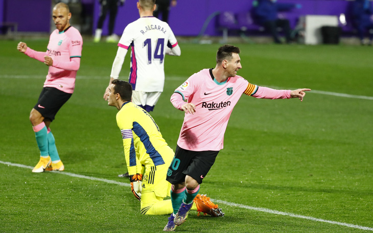 Ghi bàn giúp Barca thắng dễ, Messi chính thức vượt mặt Pele