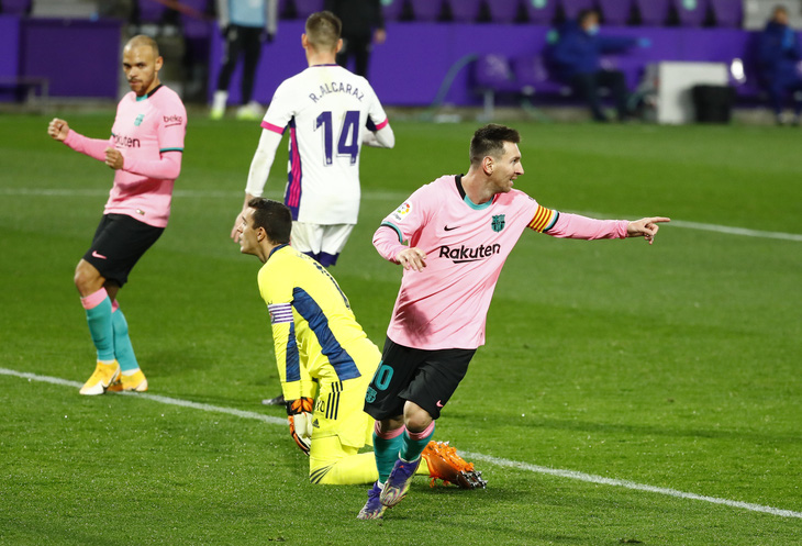 Ghi bàn giúp Barca thắng dễ, Messi chính thức vượt mặt Pele - Ảnh 4.