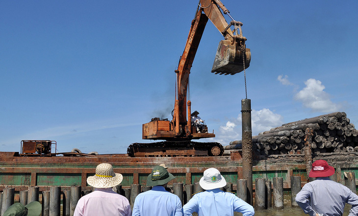 Đê biển Tây - gian nan cuộc chiến giữ đất sống - Kỳ cuối: Cuộc chiến một mất một còn trước biển - Ảnh 1.