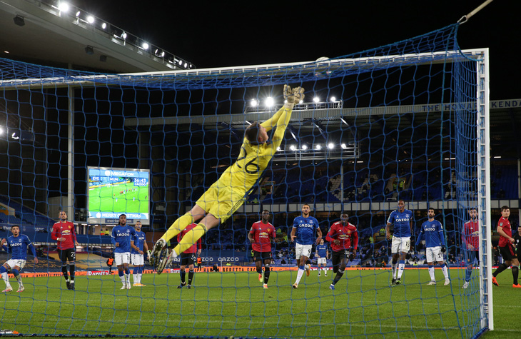 Bùng nổ những phút cuối, Man Utd đánh bại Everton và đi tiếp ở Cúp Liên đoàn - Ảnh 2.