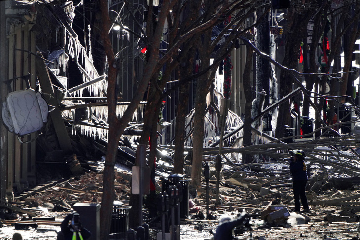 Cảnh sát xác nhận kẻ đánh bom gây chấn động ở Nashville, Mỹ đã chết tại hiện trường - Ảnh 1.