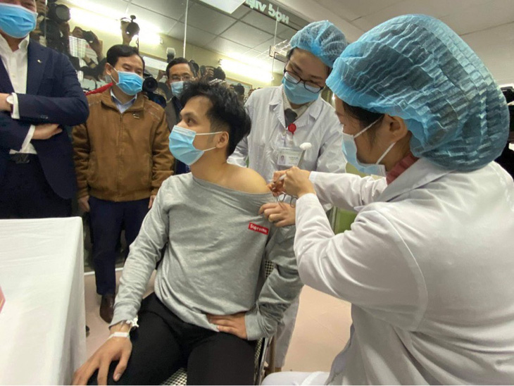 1 ca mắc COVID-19 mới, chuẩn bị tiêm thử vắc xin của Việt Nam mũi thứ 2 - Ảnh 1.