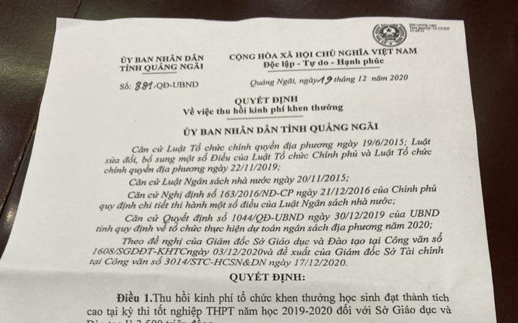 Vì sao Quảng Ngãi thu hồi 3,5 tỉ đồng khen thưởng học sinh điểm cao?