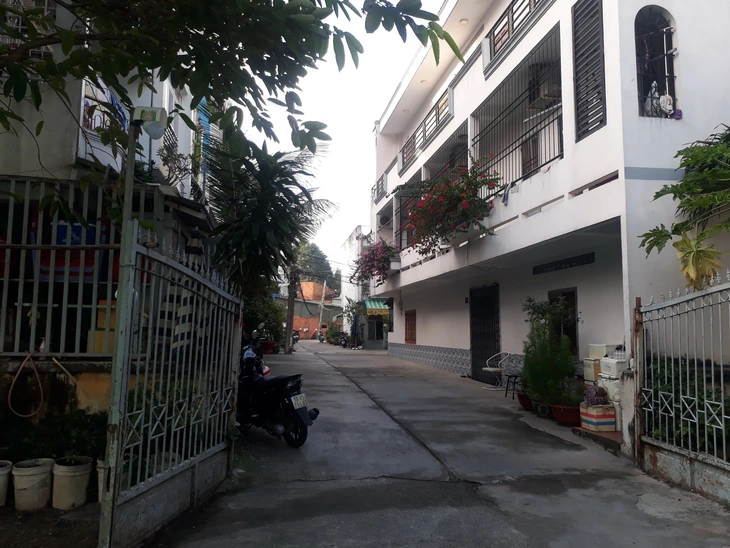 Khi nhà dân ở trong nhà trường - Ảnh 2.