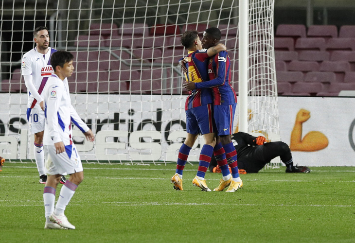 Vắng Messi, Barcelona hòa thất vọng trước Eibar - Ảnh 3.
