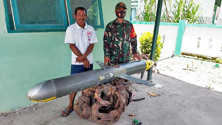 Ngư dân Indonesia phát hiện thiết bị do thám dưới biển, nghi của Trung Quốc - Ảnh 1.