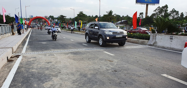Thông xe cầu Quang Trung, giải tỏa ùn tắc khu trung tâm Cần Thơ - Ảnh 1.