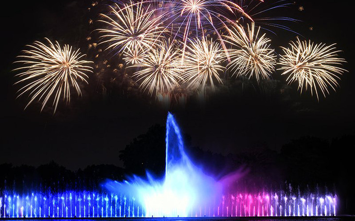 Công viên văn hóa Đầm Sen ra mắt nhạc nước chào năm mới