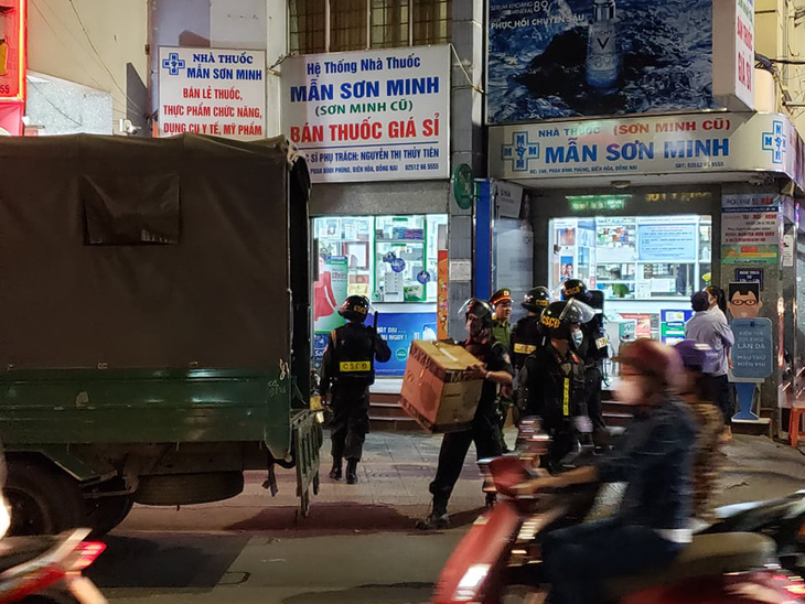 Kiểm tra hệ thống nhà thuốc lớn nhất Đồng Nai, huy động cả cảnh sát cơ động - Ảnh 8.