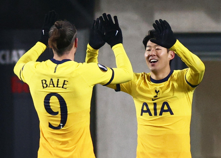 Gareth Bale và Son Heung Min lập công giúp Tottenham giành vé - Ảnh 3.