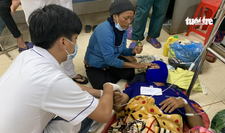 Hơn 150 người ở Gia Lai ngộ độc nghi do ăn xôi đoàn từ thiện - Ảnh 2.