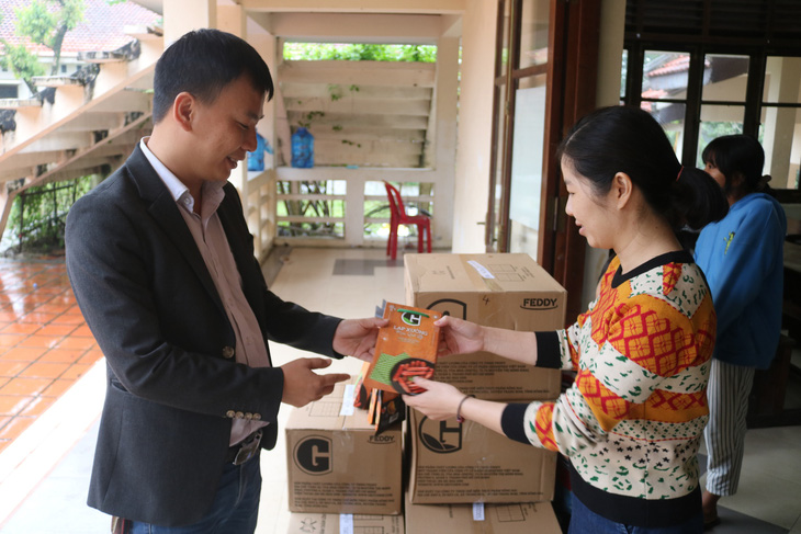 Tuổi Trẻ và Greenfeed Việt Nam mang thực phẩm sạch cho trẻ em tỉnh Thừa Thiên Huế - Ảnh 1.