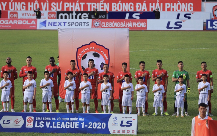 Bóng đá chuyên nghiệp Việt Nam: Nhiều CLB vẫn 