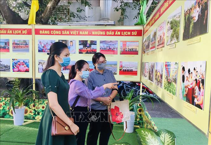 Khai mạc triển lãm ảnh Đảng Cộng sản Việt Nam - Những dấu ấn lịch sử - Ảnh 1.