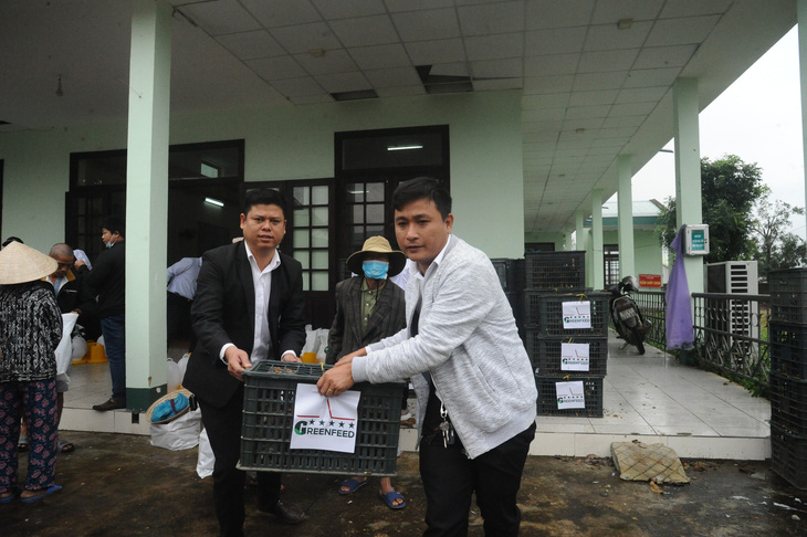 Trao sinh kế giúp người dân Quảng Nam vượt qua khó khăn sau bão lũ - Ảnh 4.