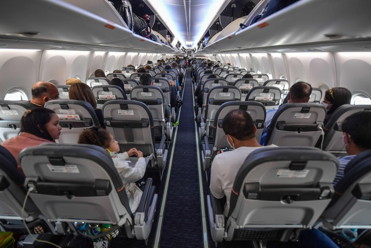 Máy bay Boeing 737 MAX trở lại bầu trời sau 20 tháng khủng hoảng - Ảnh 1.