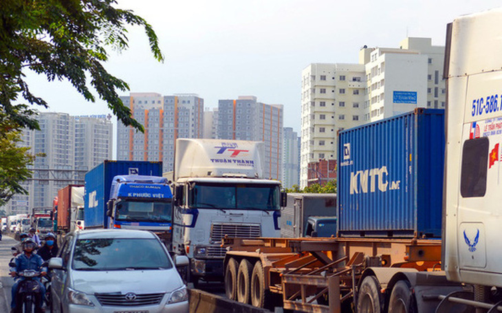 HĐND TP.HCM đồng ý thu phí hạ tầng, thông đường vào cảng từ 1-7-2021