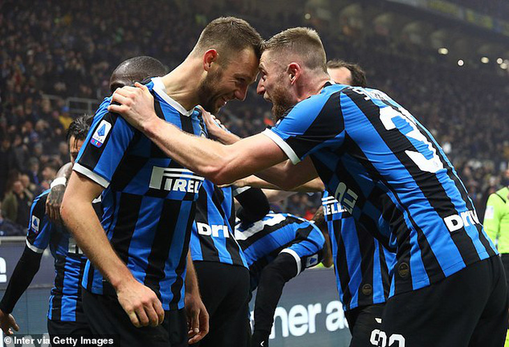 Inter thắng ngược AC Milan sau khi bị dẫn trước 2 bàn - Ảnh 3.