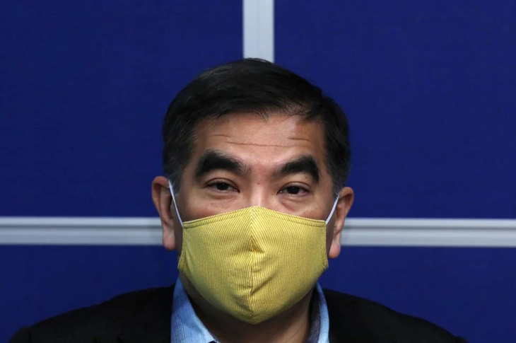 Hong Kong làm khẩu trang vải kháng khuẩn chặn dịch thiếu khẩu trang y tế - Ảnh 1.