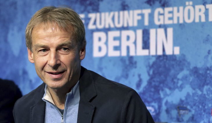 HLV Klinsmann chia tay Hertha Berlin sau 10 tuần dẫn dắt - Ảnh 1.