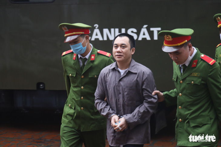 Hai bị cáo vụ lùi xe trên cao tốc Thái Nguyên tiếp tục hầu tòa - Ảnh 3.