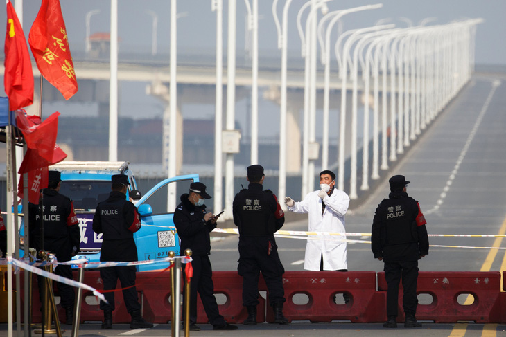 12 ngày đưa tin dọc giới tuyến Hồ Bắc mùa dịch COVID-19 của phóng viên Reuters - Ảnh 3.