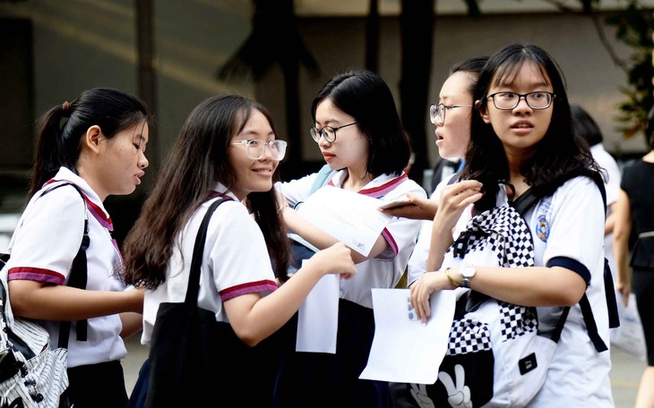 Bằng mọi giá bạn phải vào đại học? - Ảnh 1.