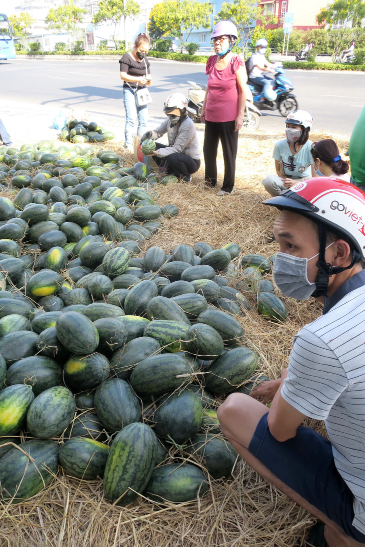 Rút ngắn khâu trung gian, mãi không xong - Ảnh 1.