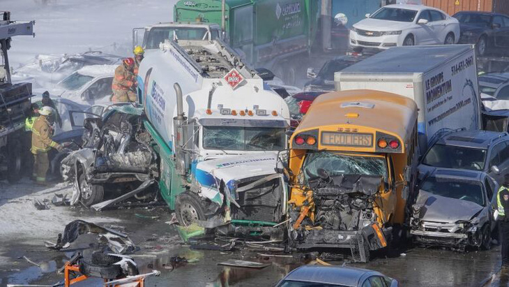 Canada: 69 người bị thương trong một vụ tai nạn liên hoàn của 200 chiếc xe - Ảnh 1.