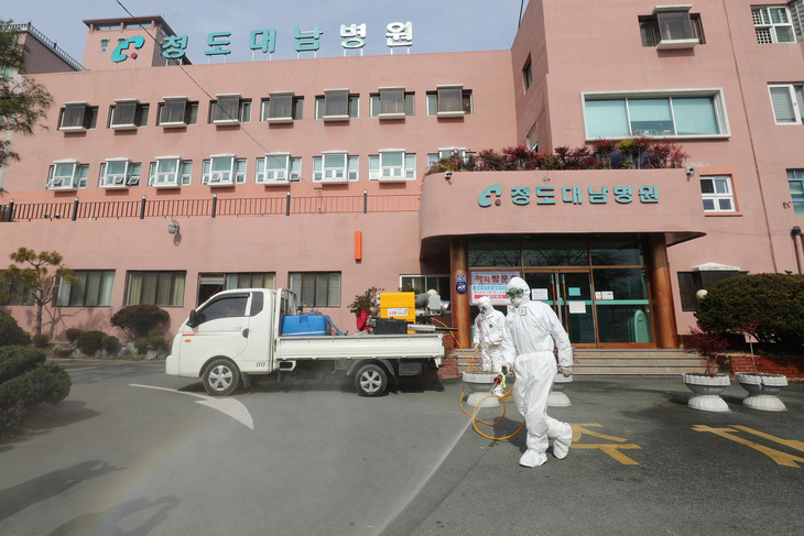 Có ca tử vong thứ 6 do COVID-19, Hàn Quốc nâng báo động lên mức cao nhất - Ảnh 3.